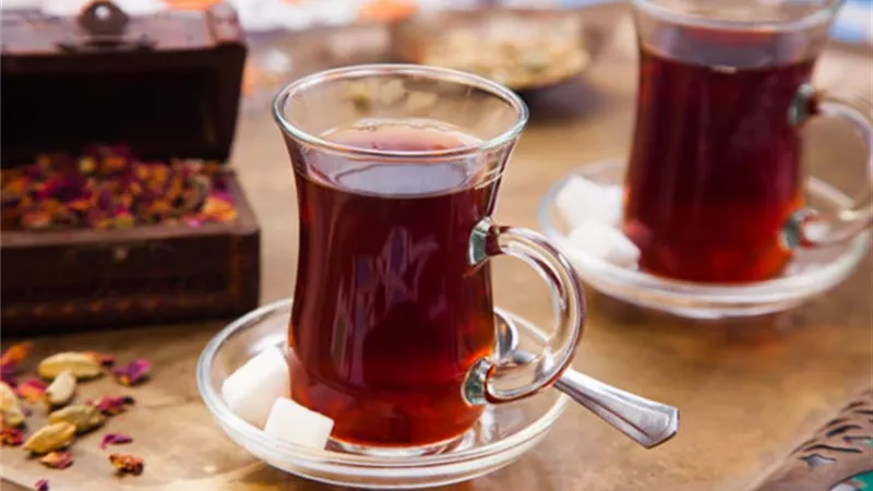 تناول الشاى بانتظام يحميك من أمراض الدماغ