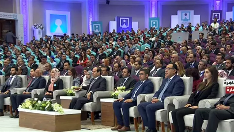 السيسي يشاهد فيلما تسجيليا عن دور السوشيال ميديا فى تزييف الوعى
