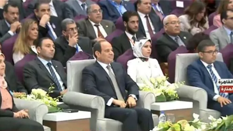 السيسى: منهجنا الوضوح والصراحة .. والكتمان اخطر مما سنواجهه من اضرار