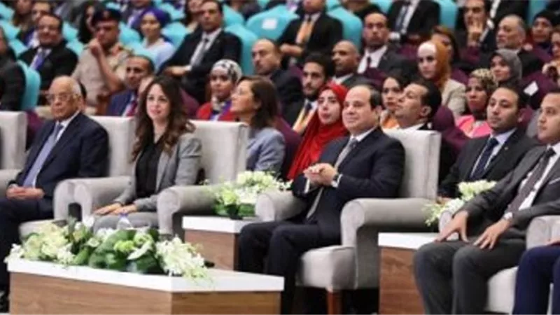 8 رسائل وجهها السيسى خلال جلسة 
