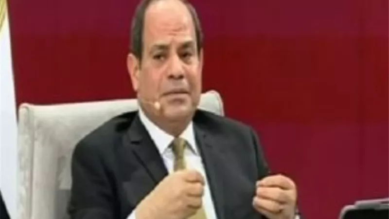 السيسي : المدرسة لا تبني الفرد بمفردها ولابد من تكاتف دور العبادة والاسرة والاعلام