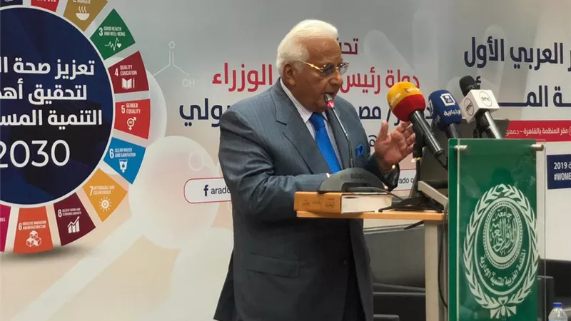 عكاشة: المرأة أقوى من الرجل..بيولوجيا!