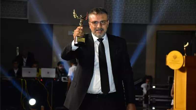 عمرو الليثي يحصد ٣ جوائز بمهرجان الفضائيات العربية .. صور