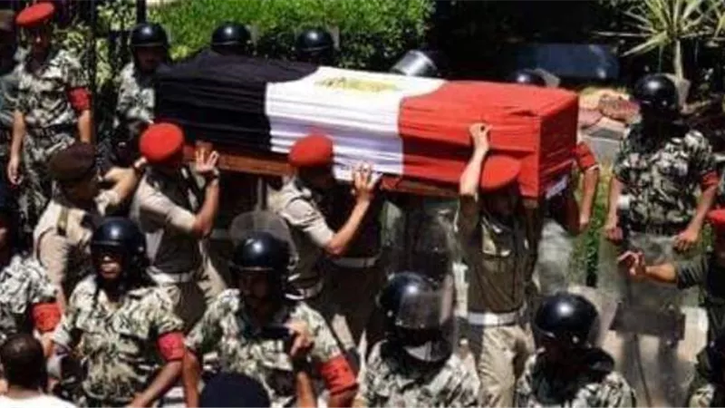 الآلاف من أهالى قرية حصة الغنيمي ينتظرون وصول جثمان الشهيد