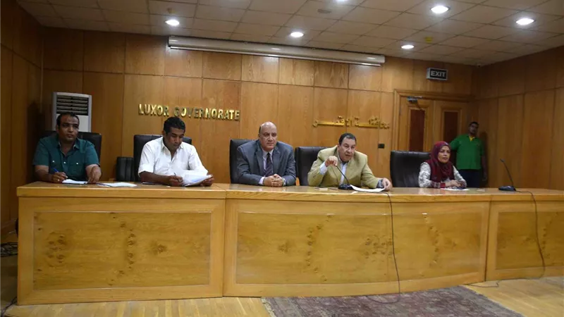سكرتير عام الأقصر يتابع ملف تقنين أراضى الدولة