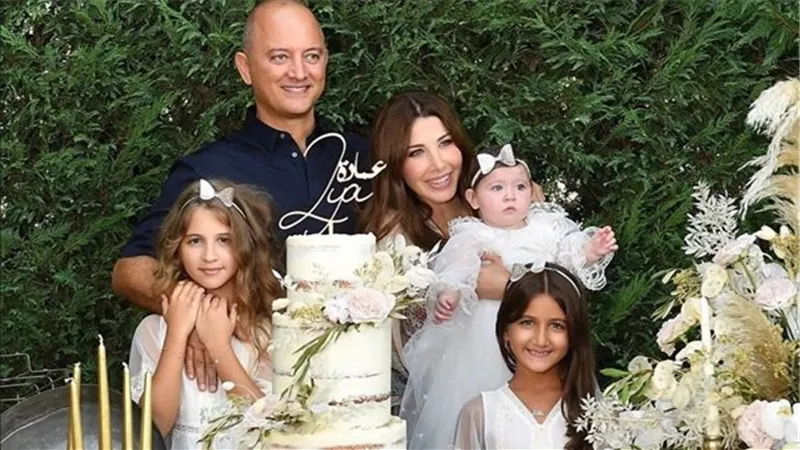 نانسي عجرم تشعل السوشيال ميديا بصورة برفقة اسرتها