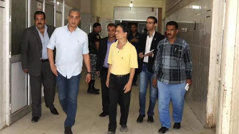 محافظ سوهاج يحيل 3 رؤساء وحدات قروية للتحقيق