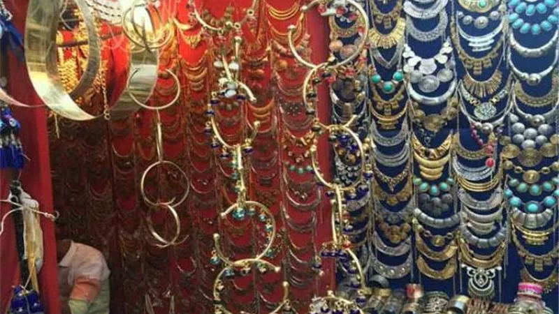 مكتبة مصر الجديدة تنظم ورشة عمل عن المشغولات النحاسية