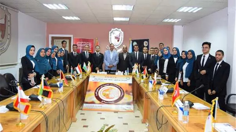 رئيس جامعة سوهاج يشهد فعاليات محاكاة للقمة العربية