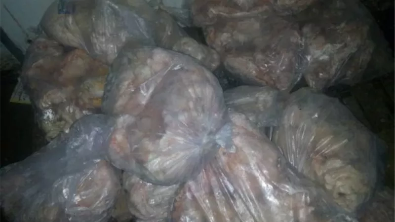 ضبط7 طن مصنعات لحوم فاسدة في الإسماعيلية..صور
