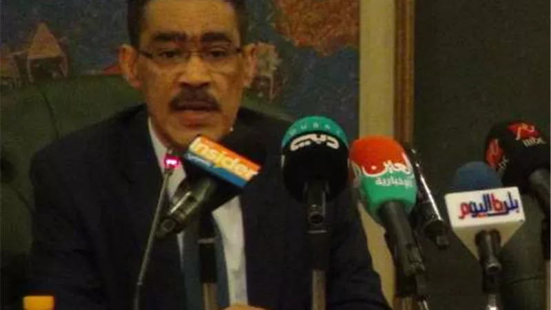 بالصور.. نقيب الصحفيين يرحب بوفد نادي دبي للصحافة
