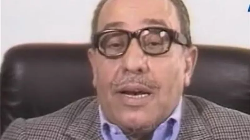 شارك فى غسل الكعبة الشريفة وصلى بداخلها .. موقف مبدع لفؤاد المهندس