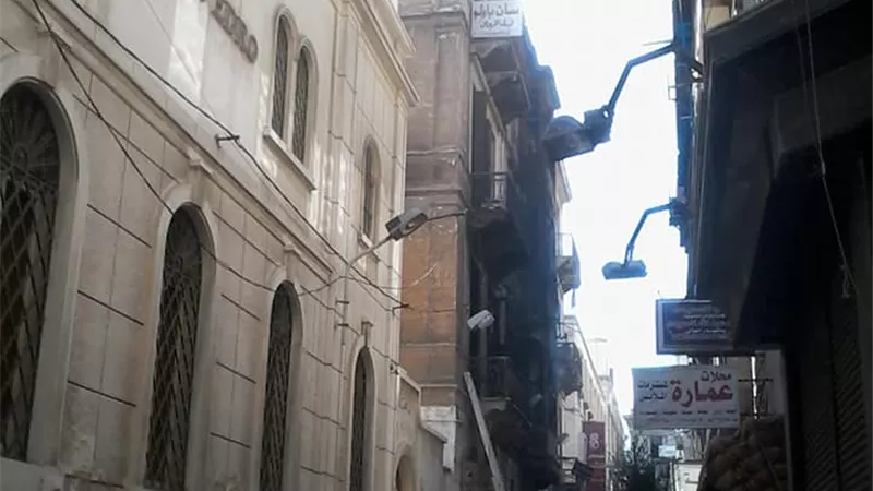تجدد اشتعال النيران بمصنع أحذية بعد إطفائها بـ 4 ساعات.. والسبب صادم