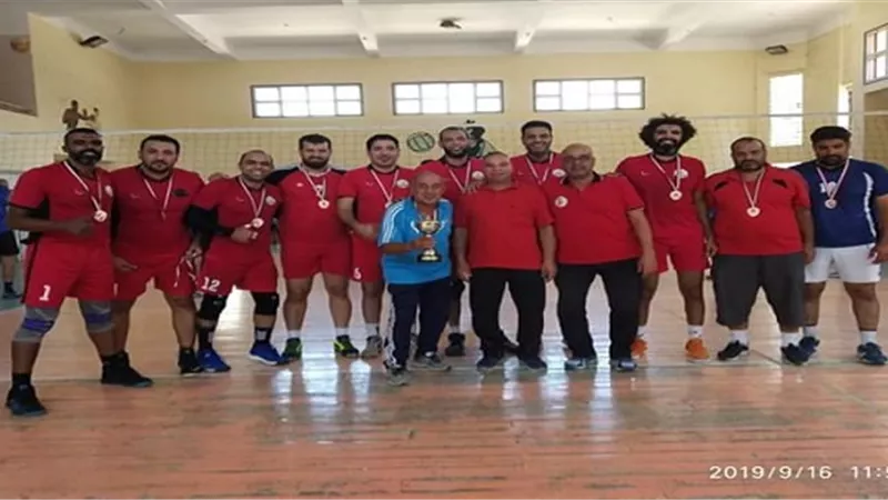 المهندس محمد عبدالله يهنئ فريق الطائرة