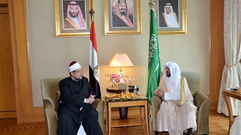 وزير الشؤون الإسلامية يلتقي وزير الأوقاف المصري بالقاهرة..صور