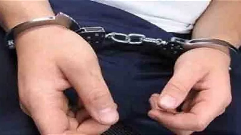 سقوط راقصة أثناء ممارسة الرذيلة مع عاطل داخل شقة بالبحيرة