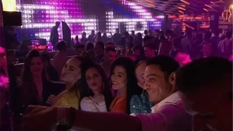 عمرو اديب يعرض رسالة صوتية لوالدة محمد علي : كل حاجة بتحصلك من دعوتي عليك