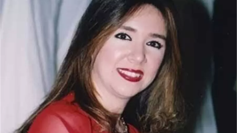 إصابة الفنانة دينا عبدالله ووالدتها في حادث على الطريق الصحراوي
