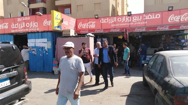 بهجات يتفقد مشروعات الإسكان بحدائق أكتوبر