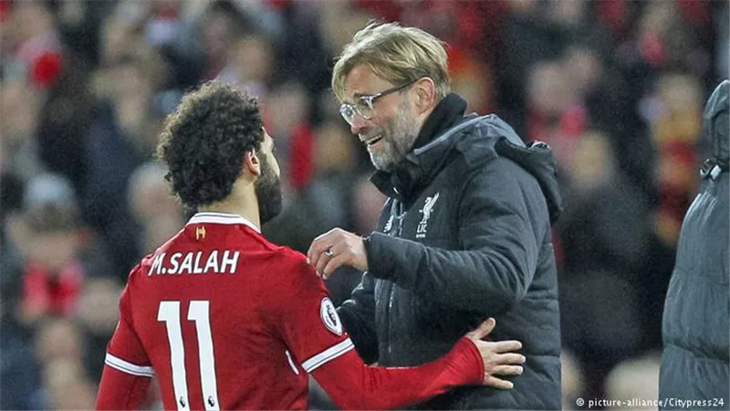 محمد صلاح يقود تشكيل ليفربول المتوقع امام نابولى