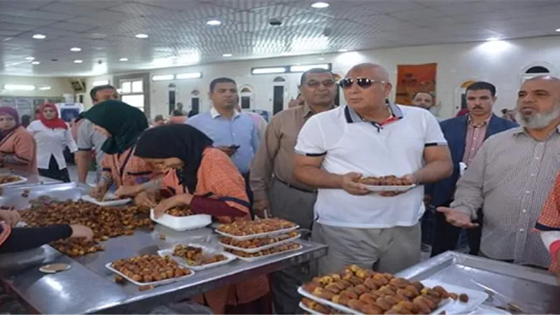 الزملوط يجرى جولة تفقدية بمصانع التمور ويوجه بتدريب طلاب المدارس نظير أجر مادي