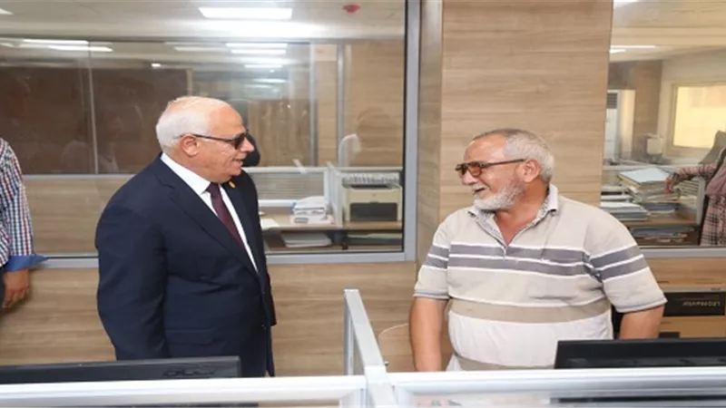محافظ بورسعيد يتفقد مبني الديوان العام بعد تطويره