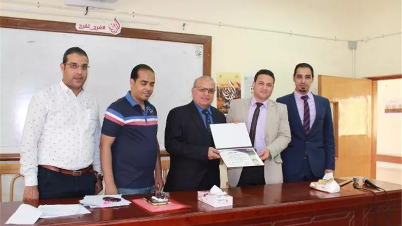 تكريم لجنة تشعيب الطلاب لقسم العلاقات العامة والإعلان بإعلام الأزهر