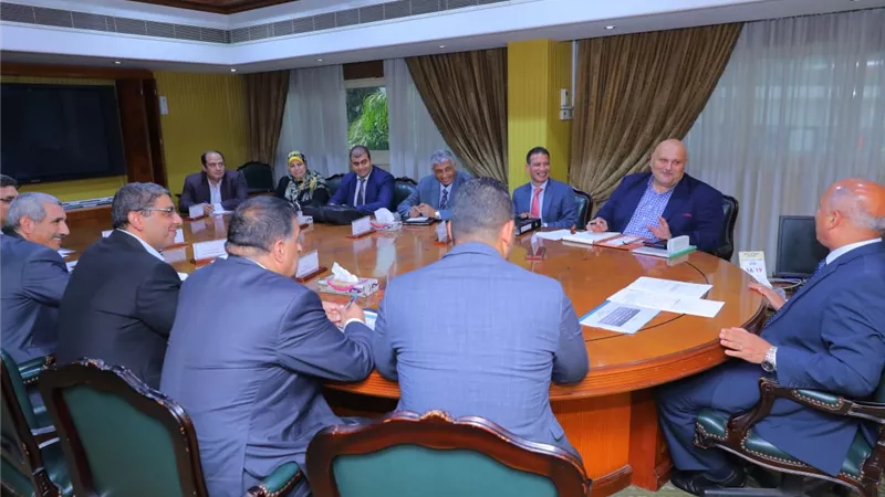 تفعيل اتفاقية شراء 50جرارا جديدا للسكة الحديد