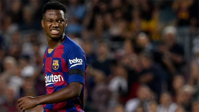 برشلونة مهدد بفقدان أيقونته الجديدة في سبع مباريات