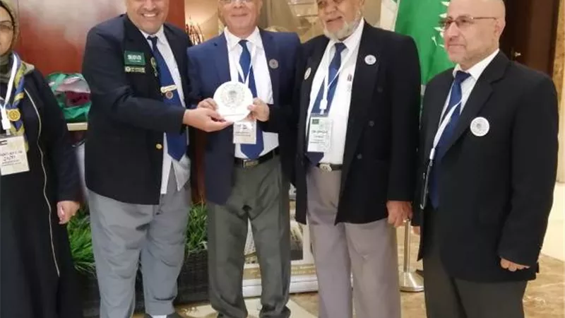 الاتحاد العربي لرواد الكشافة يكرم االزميل السيد عنتر في مكة المكرمة ..صور