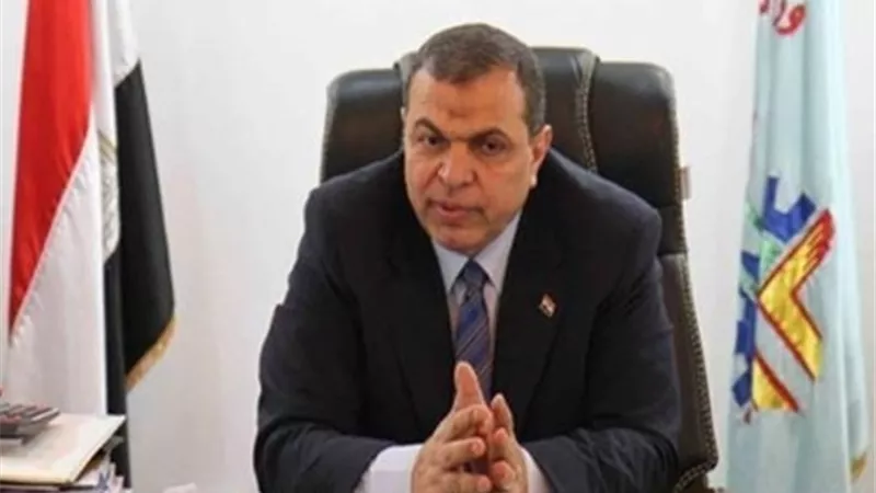 وزير القوى العاملة يوزع شهادات تخرج أول دفعة من أكاديمية الغزل والنسيج