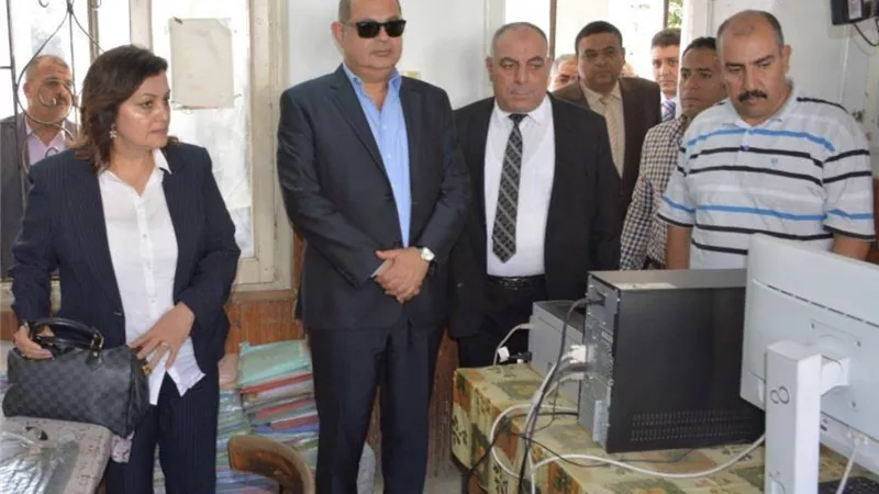 محافظ الغربية ونائب وزير الزراعة يتفقدان تطبيق منظومة كارت الفلاح الذكي وتسليمه للمزارعين