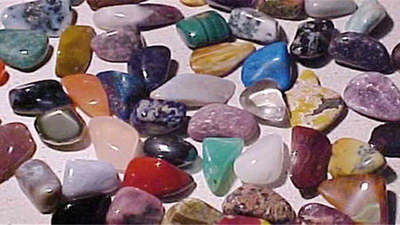 أسرار ألوان الأحجار الكريمة فى علاج الأمراض