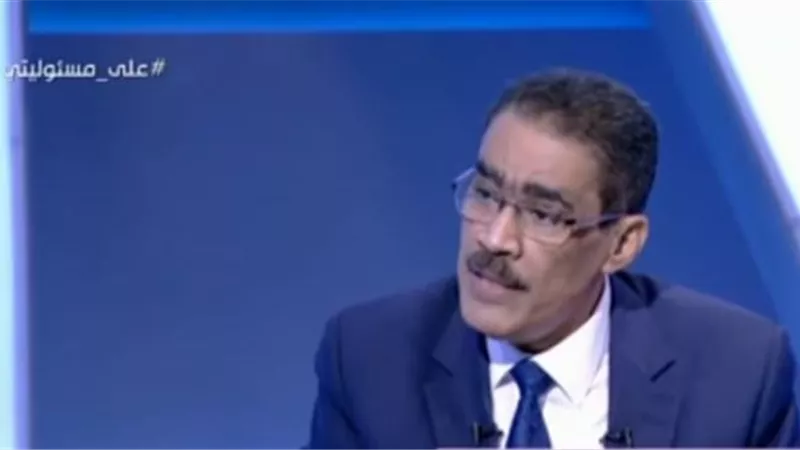 نقيب الصحفيين متحديا محمد على الهارب: يتحدث ولا يمتلك أوراقا أو مستندات تثبت صدق كلامه.. فيديو