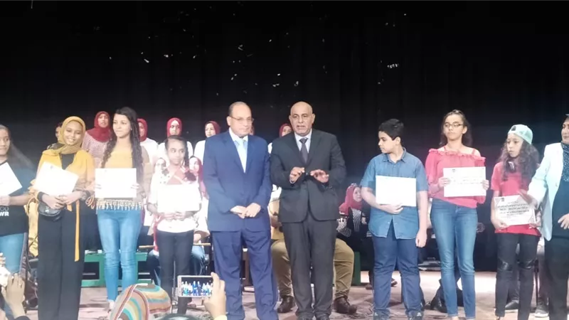 مدير تعليم الجيزة يكرم الفائزين بمسابقات التربية الاجتماعية