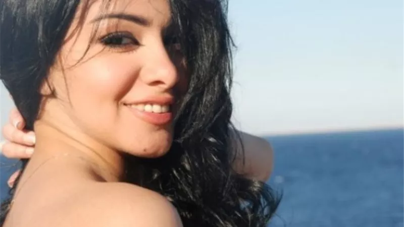 ميرهان حسين تتألق بالازرق فى أحدث اطلالتها .. صورة