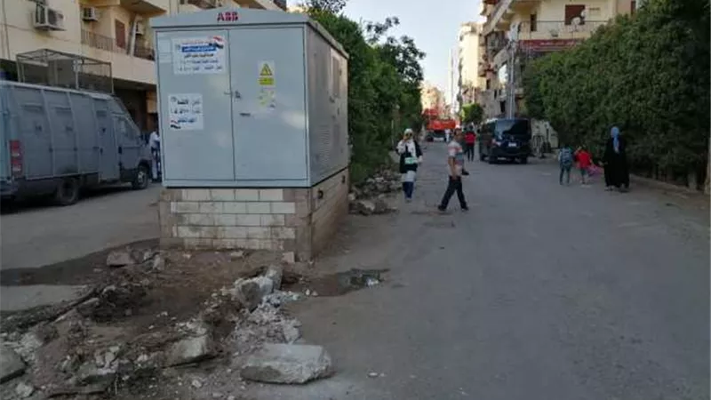 فصل التيار الكهربائى أثناء اعمال التطوير بكورنيش الأقصر