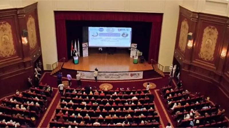 الجامعة البريطانية تكرم ٦٠٠ من 