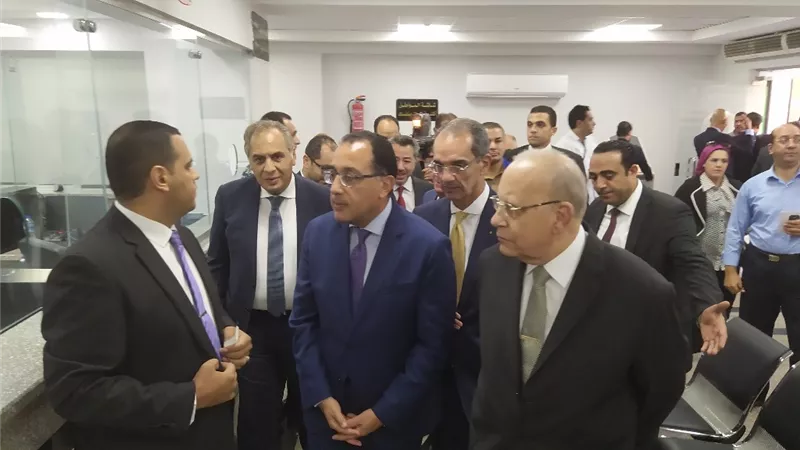 رئيس الوزراء يفتتح مكتب التوثيق المُطور بديوان عام محافظة بورسعيد