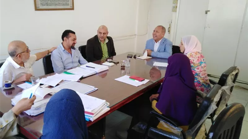 نائب محافظ القاهرة يجتمع مع اللجان الهندسية بالاحياء لتطبيق قانون التصالح على أعمال البناء