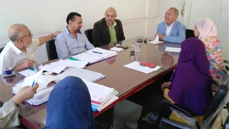 نائب محافظ القاهرة يجتمع مع اللجان الهندسية بالاحياء لتطبيق قانون التصالح على أعمال البناء