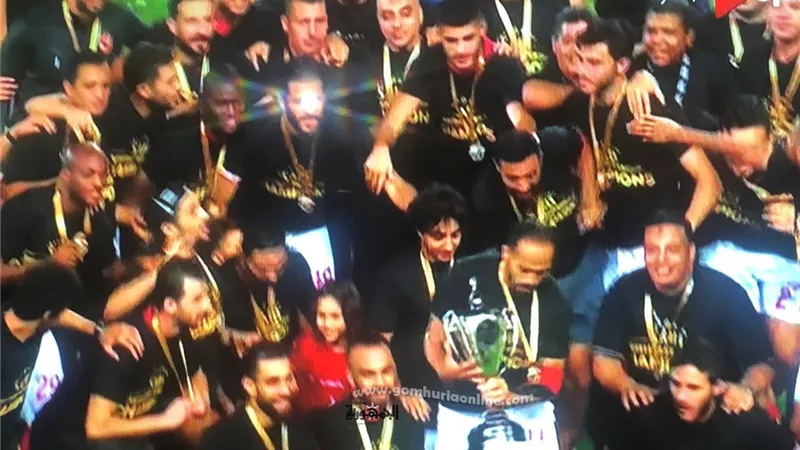 شاهد بالصور فرحة لاعبى الأهلى بكأس السوبر