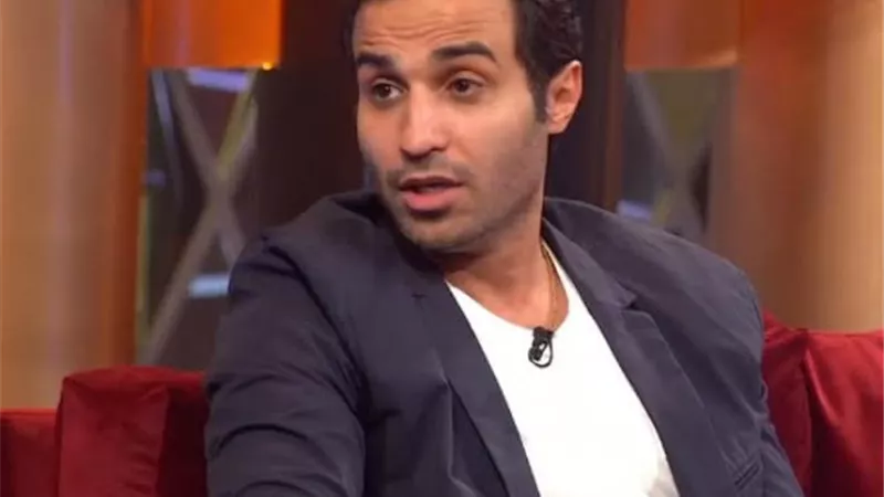 احمد فهمى : شهدت على طلاق ابويا وامى