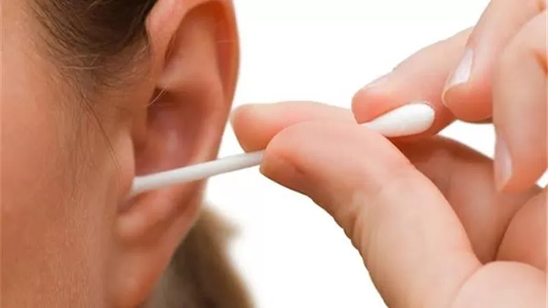 احترس .. أعواد الأذن تسبب خطر
