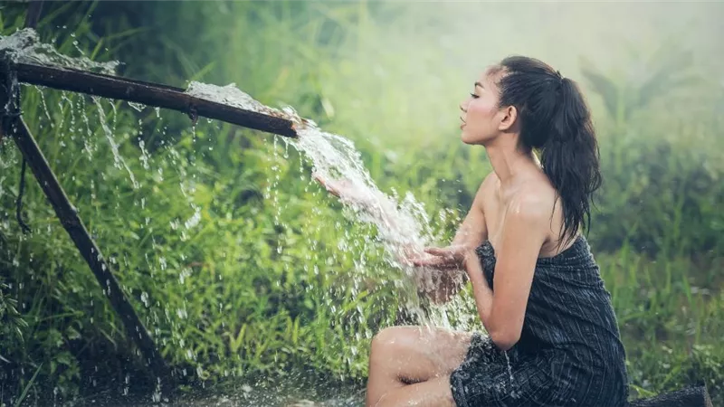 خبراء يكشفون الموعد الأمثل للاستحمام
