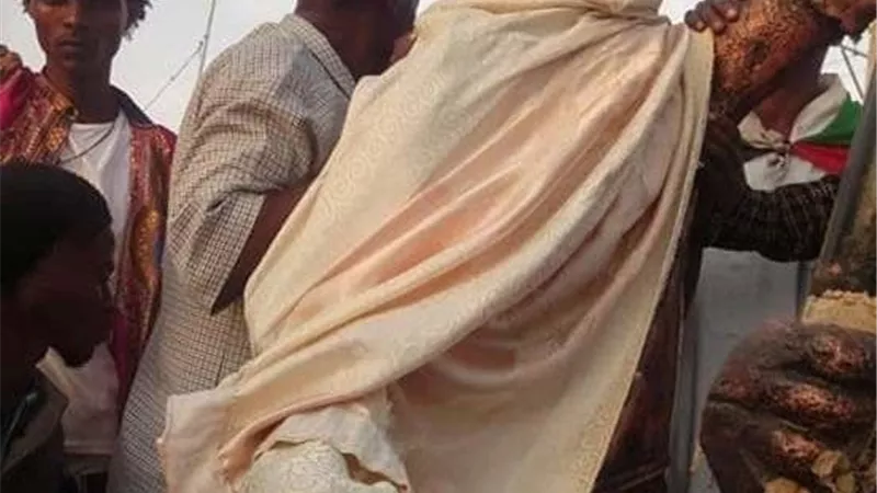 تمثال يثير ضجة في السودان.. ووزيرة الشباب تبكي