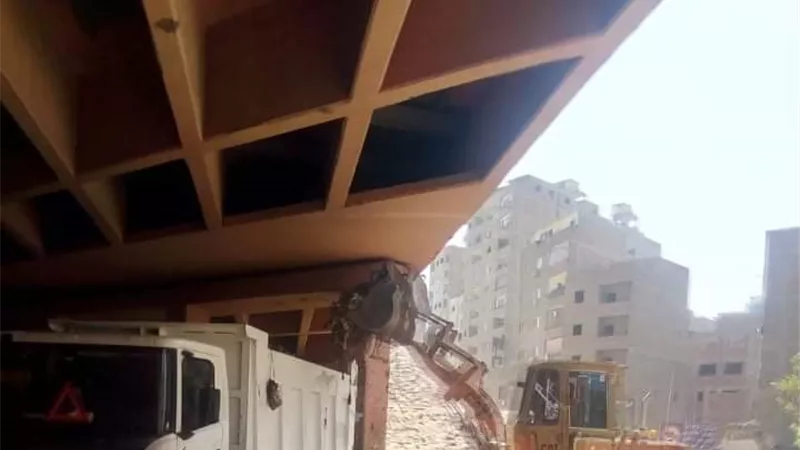 رفع 75 طن مخلفات من الأنفاق أسفل الدائرى بالعمرانية