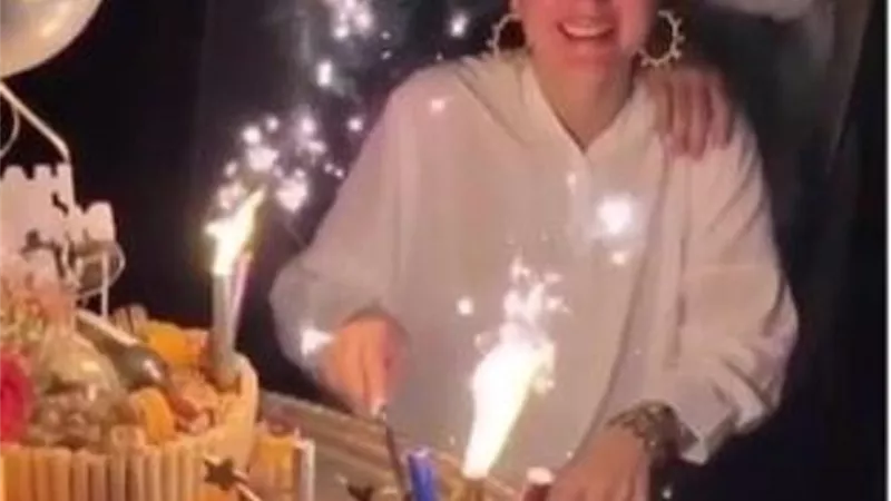 كارينا كابور تحتفل بعيد ميلادها .. صور