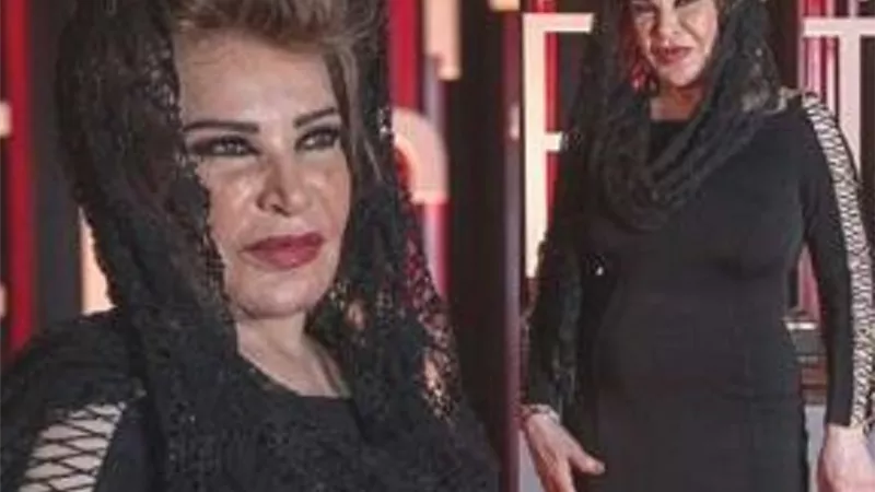 طرحة صفية العمرى تثير الجدل فى مهرجان الجونة