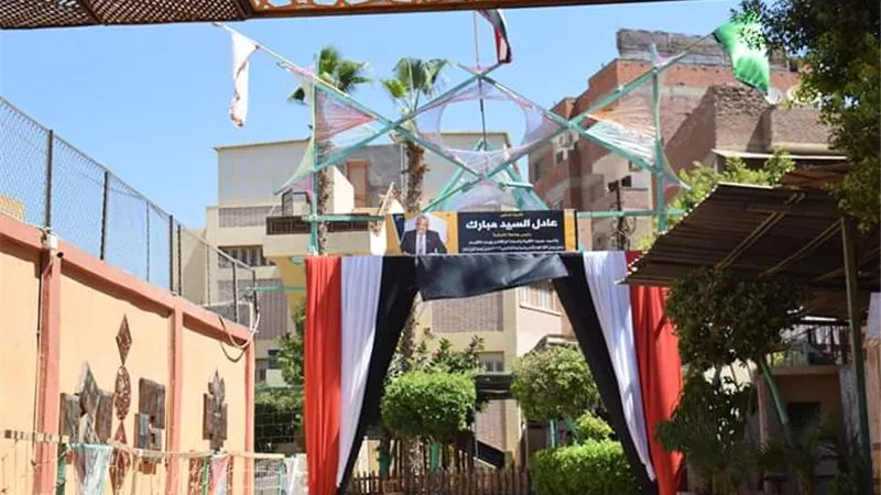 التربية النوعية بالمنوفية تستقبل طلابها بباقات الورود في بداية العام الدراسي